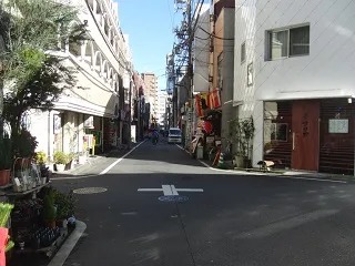 新宿駅西口からの道案内